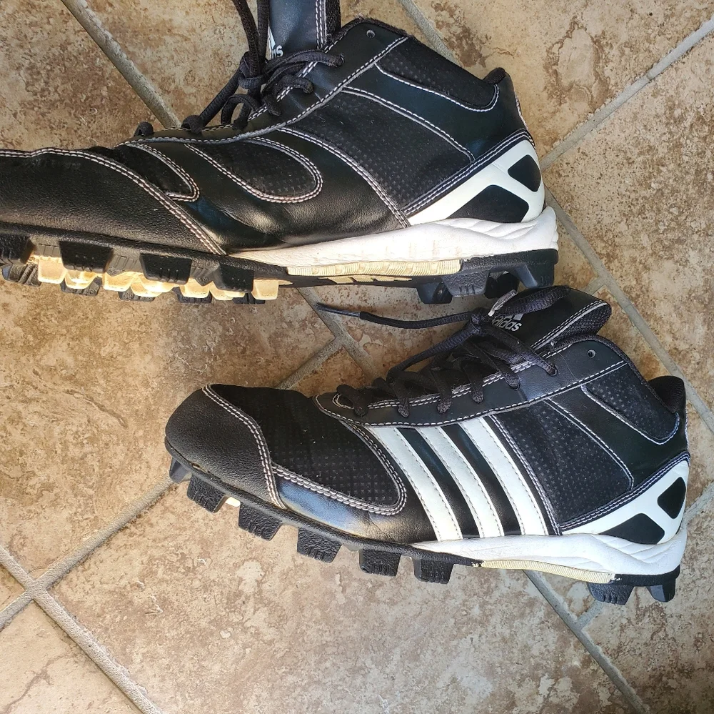 Nike Football Cleats - Picture 5 of 9